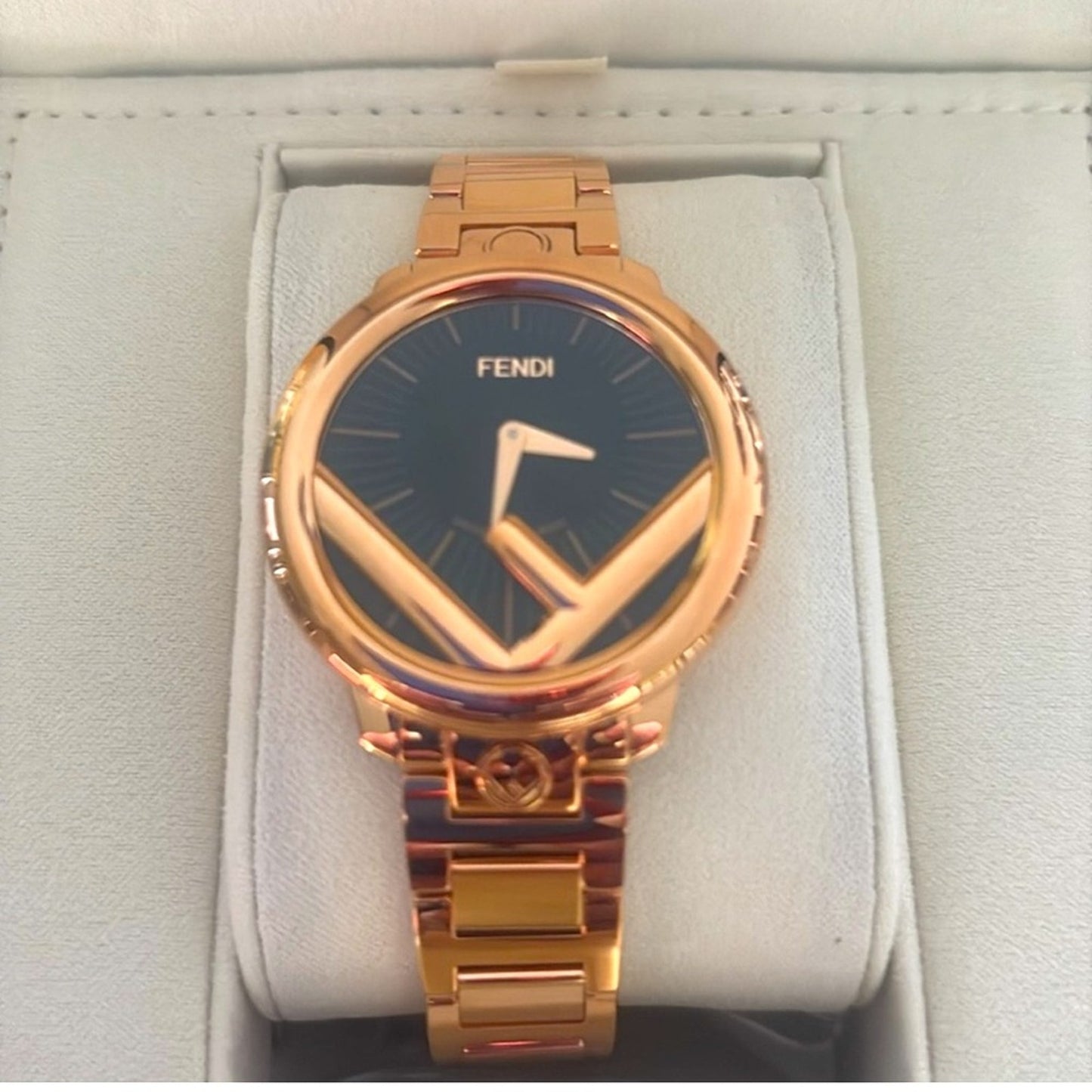 Fendi Run Away Watch 71000M Rose Gold Stainless Steel, Black Dial Full Set