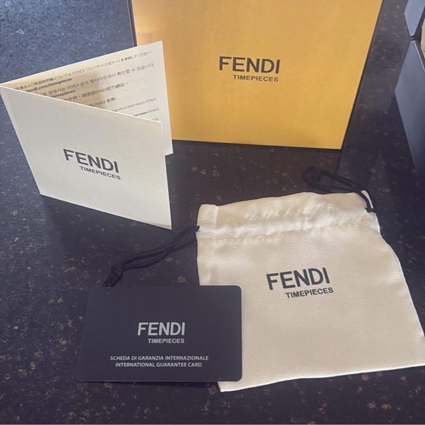 Fendi Run Away Watch 71000M Rose Gold Stainless Steel, Black Dial Full Set