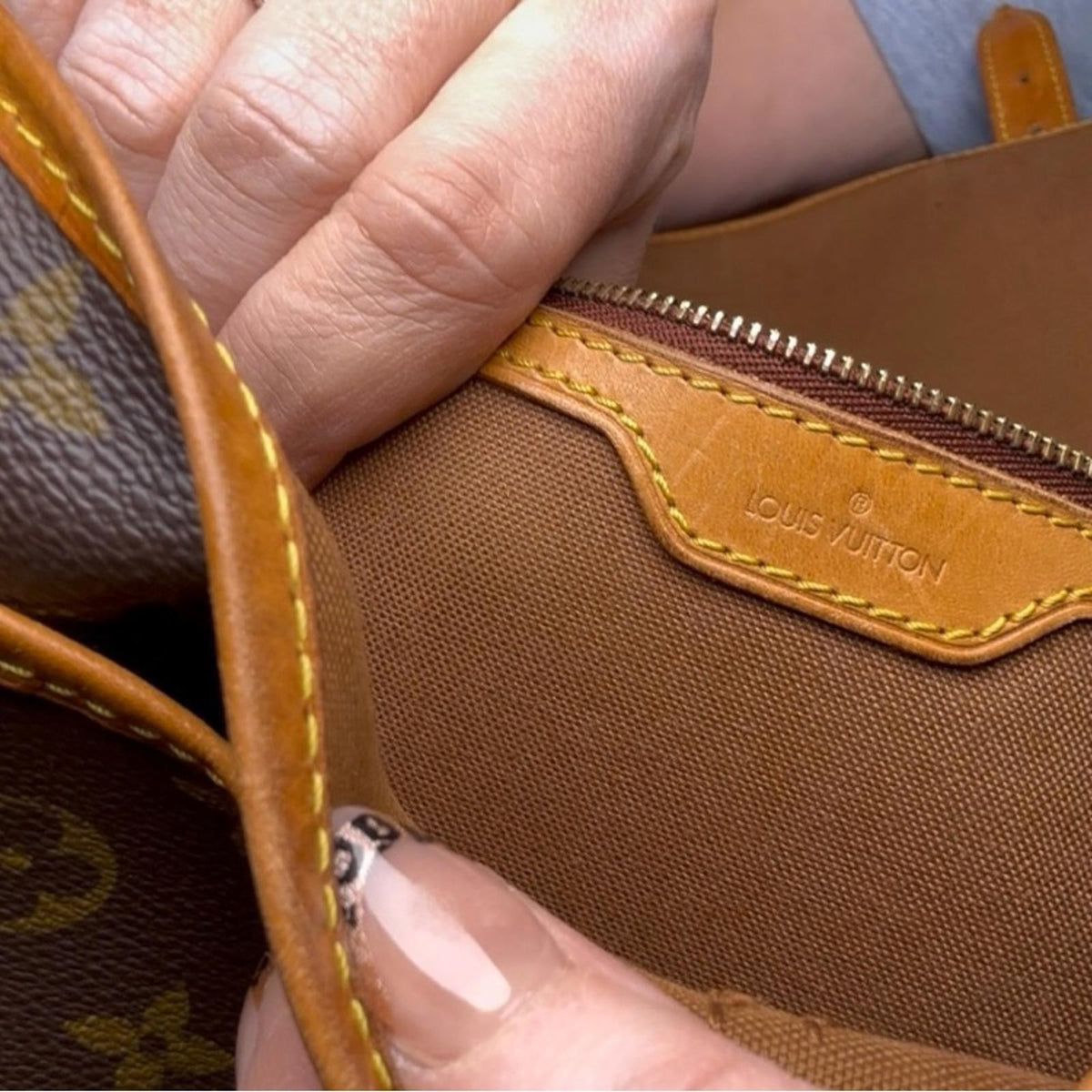 Louis Vuitton Monogram Sac Gibecière GM Shoulder Messenger Bag