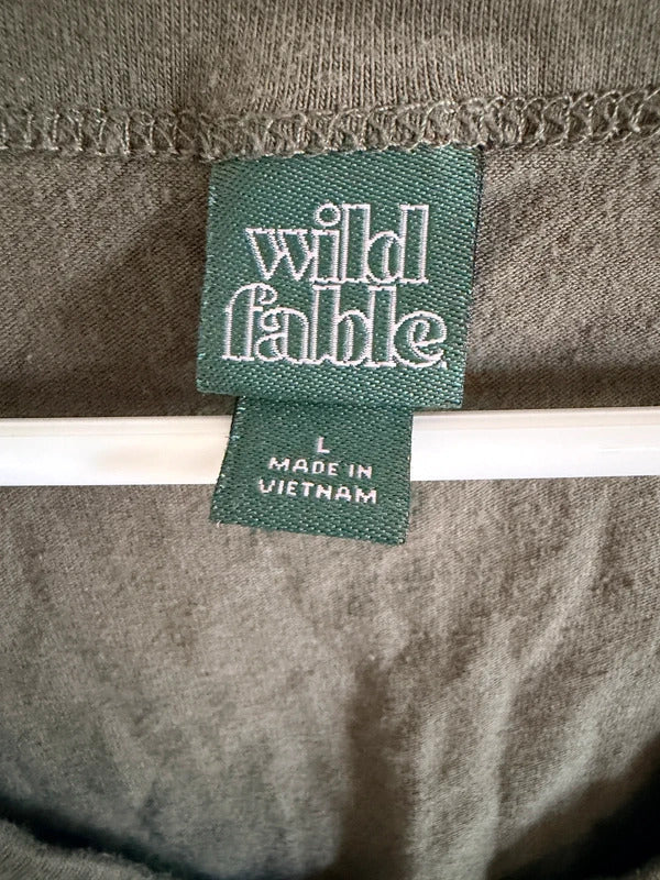 Wild Fable Olive Green V Neck Cropped Tee Shirt L SKUO