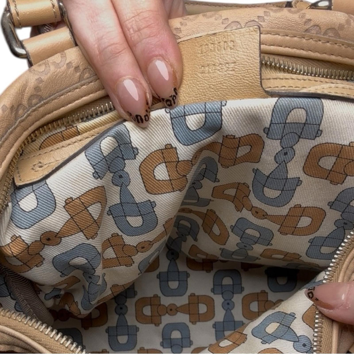 Gucci Guccissima Joy Embossed Leather Boston Bag Beige