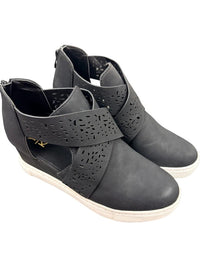Yoki Demian-17 Black Laser Cut Wedge Sneaker Booties Women’s Size 8