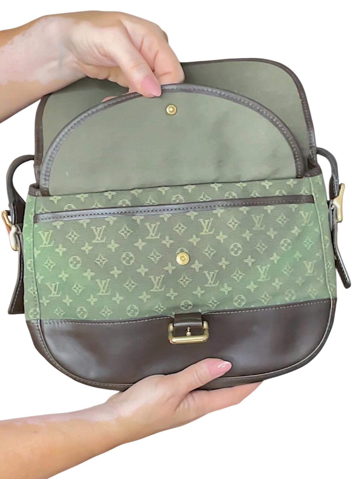 Louis Vuitton Monogram Canvas Messenger Bag