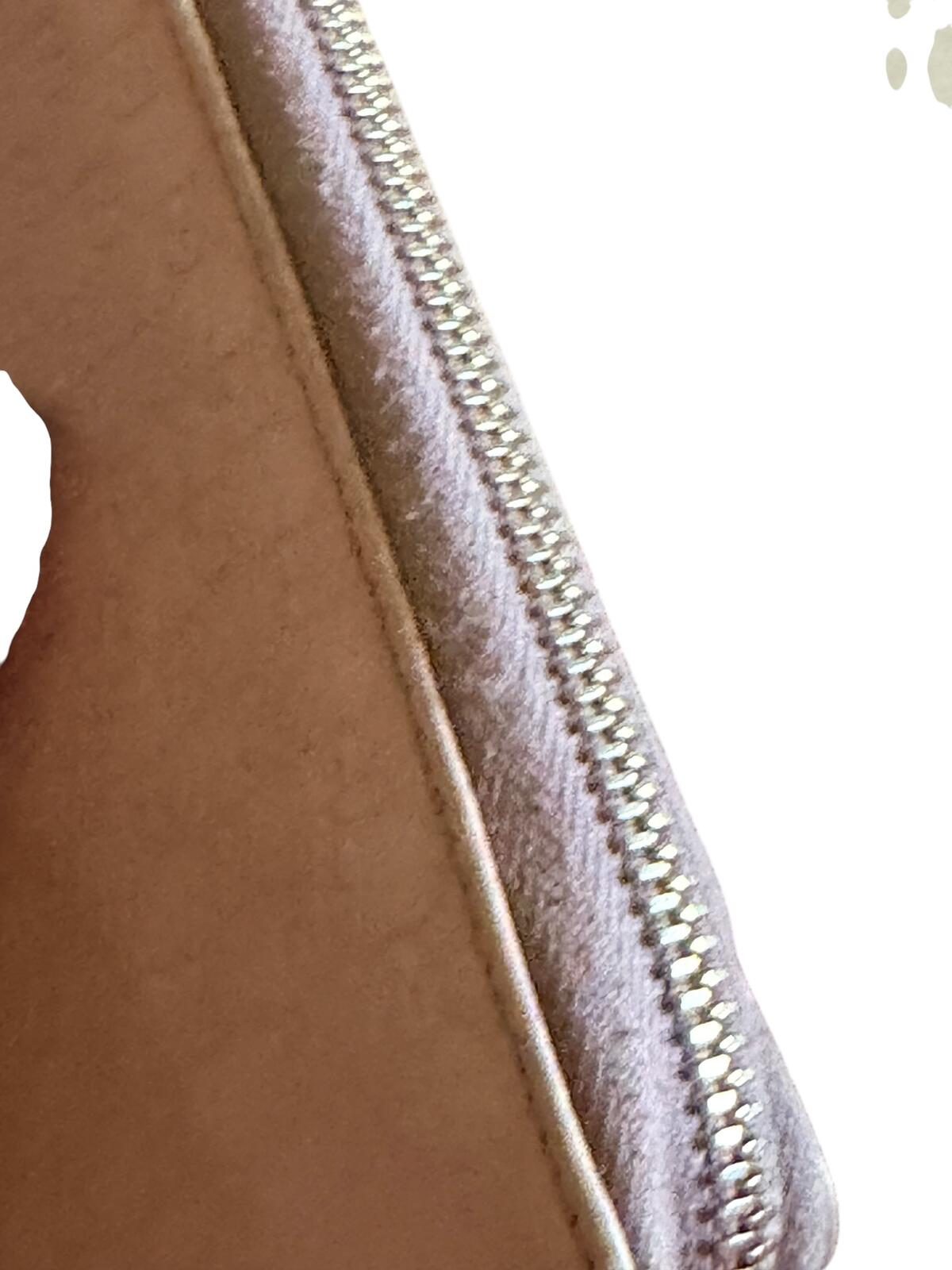 Gucci Pink Microguccissima Bow Wallet Embossed Leather Zip-Around