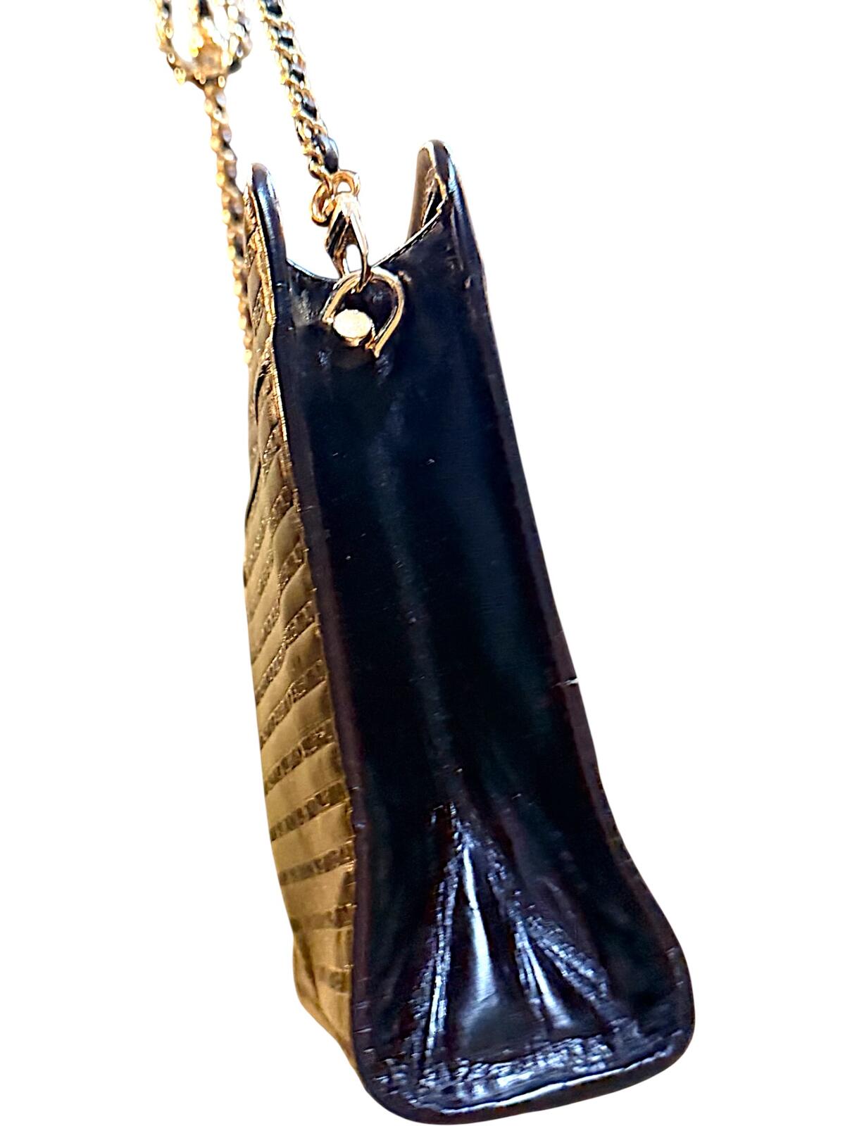 Mario Valentino Black Leather Crossbody Bag Vintage V Logo Chain Purse