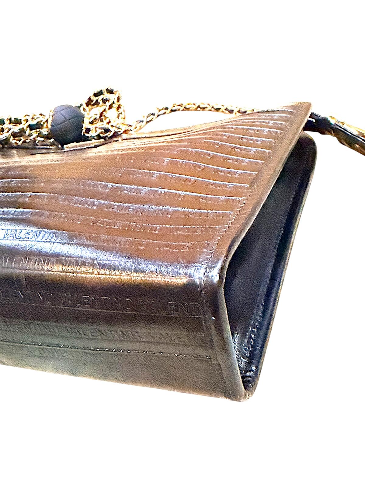 Mario Valentino Black Leather Crossbody Bag Vintage V Logo Chain Purse