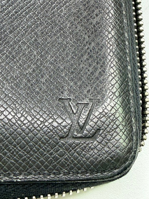 Louis Vuitton Taiga Black Leather Zippy Wallet Vertical Long Organizer