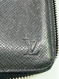 Louis Vuitton Taiga Black Leather Zippy Wallet Vertical Long Organizer