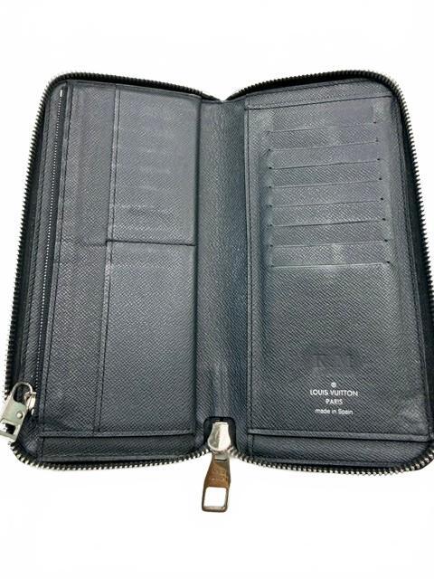 Louis Vuitton Taiga Black Leather Zippy Wallet Vertical Long Organizer