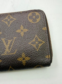 Louis Vuitton Monogram Canvas Zip Around Wallet