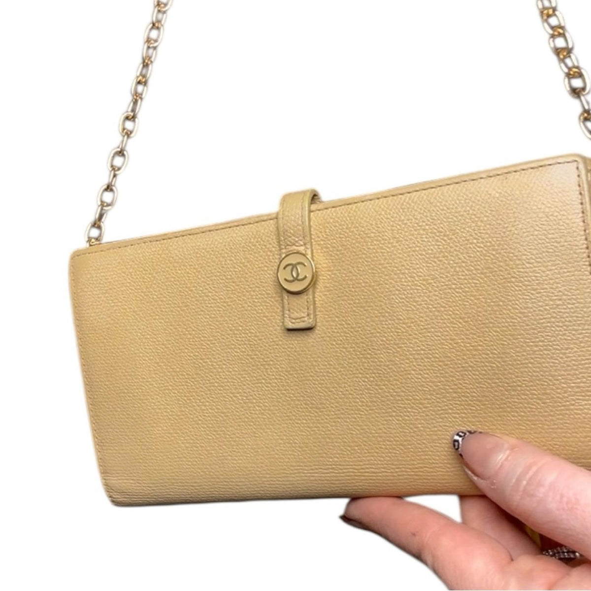 CHANEL Coco Button long wallet in beige leather with a gold chain added