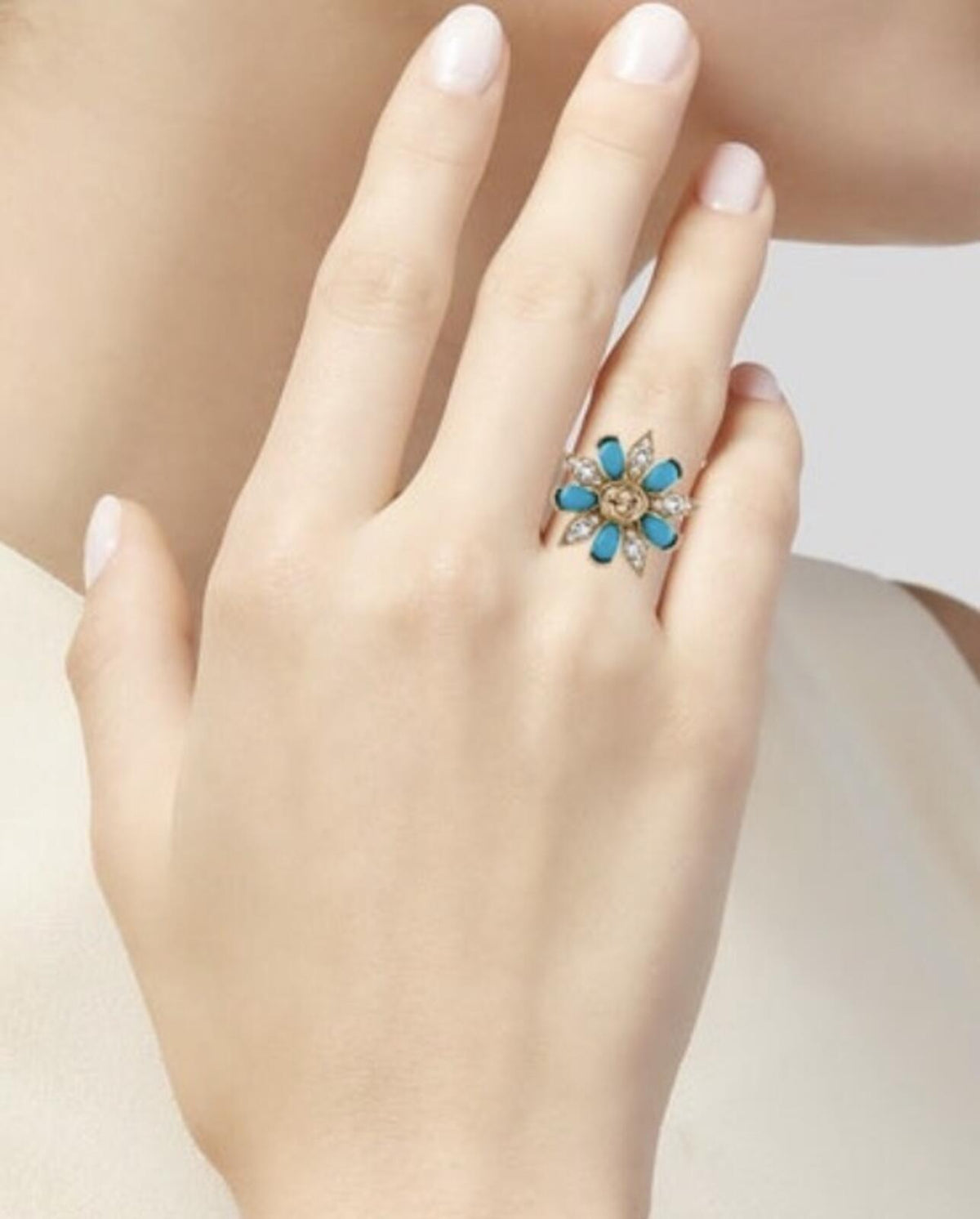 Gucci Crystal & Resin Interlocking GG Flower Ring Blue Gold Tone Size S 6.25